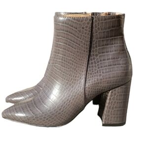 𝅺NEW! EXPRESS Vegan Leather Croc Ankle Boots Booties 6.